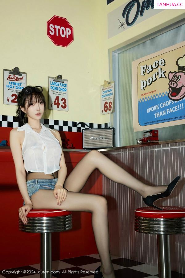 玥儿玥  [XiuRen]高清写真图 2024.07.05 No.8811 玥儿玥er 黑丝美腿第23张图片
